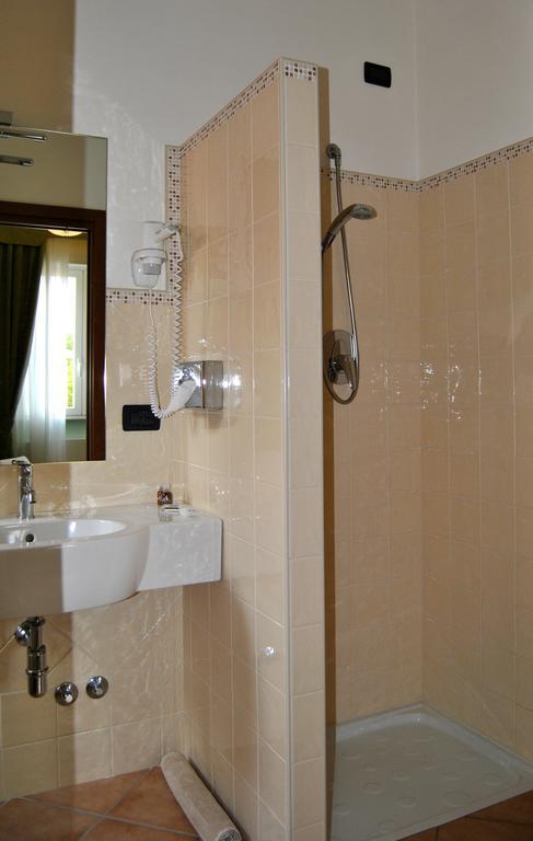Hotel Aquila Castelfranco Emilia Cameră foto