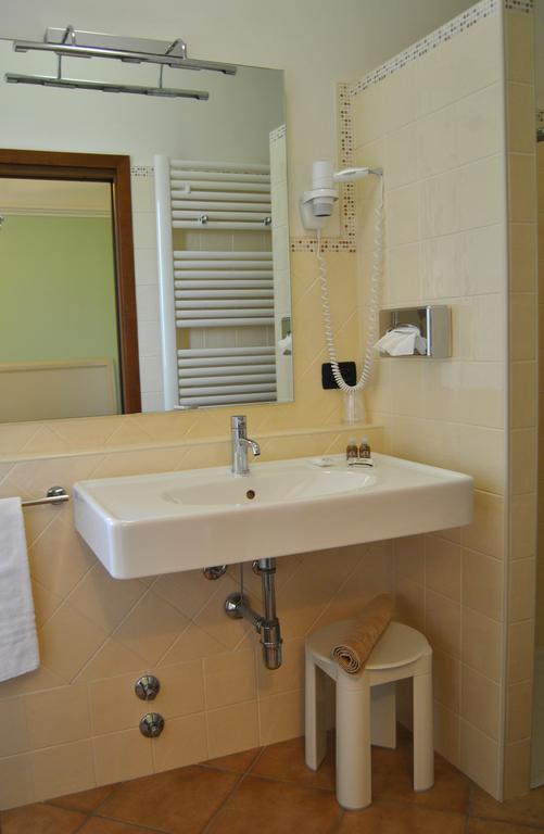Hotel Aquila Castelfranco Emilia Cameră foto