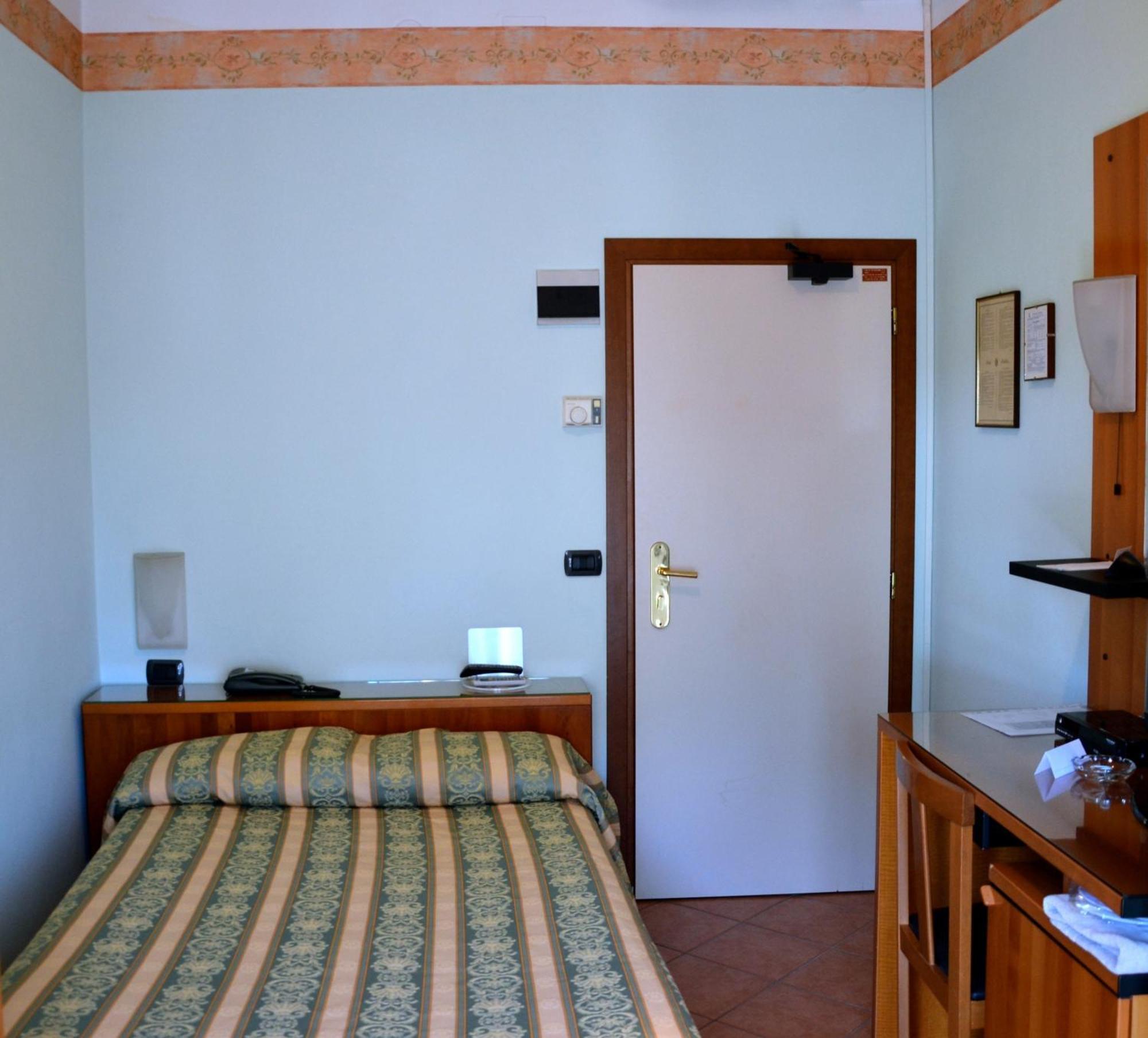 Hotel Aquila Castelfranco Emilia Cameră foto